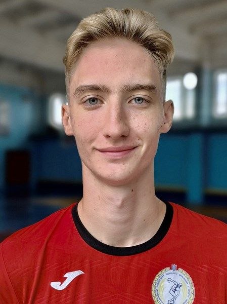 Артем Рострепенко